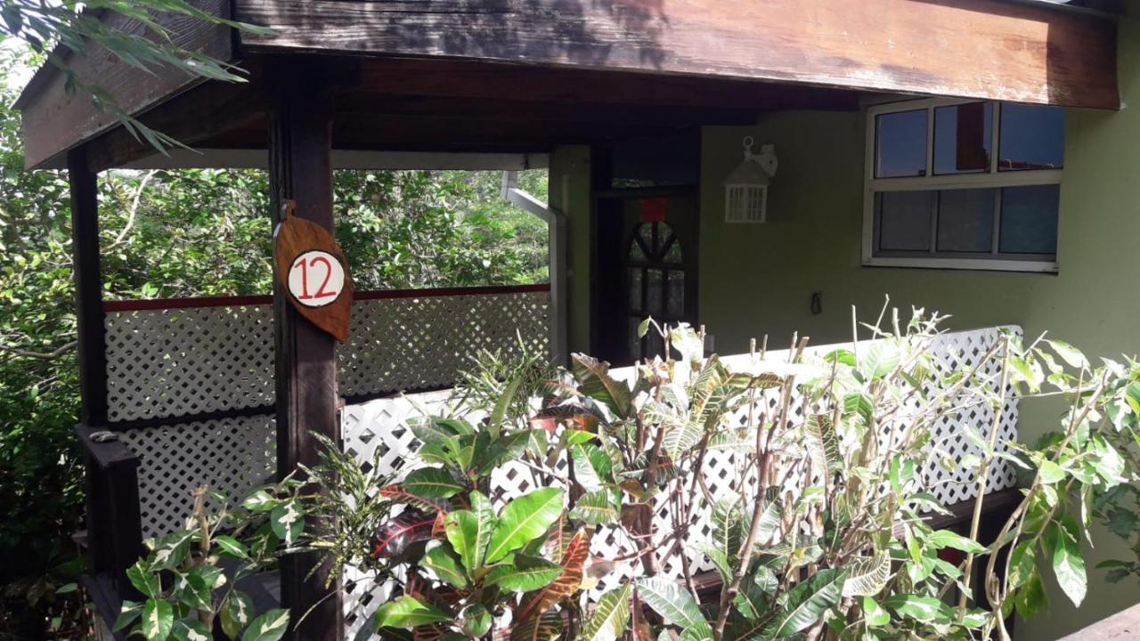 Hibiscus Valley Inn Marigot Bagian luar foto